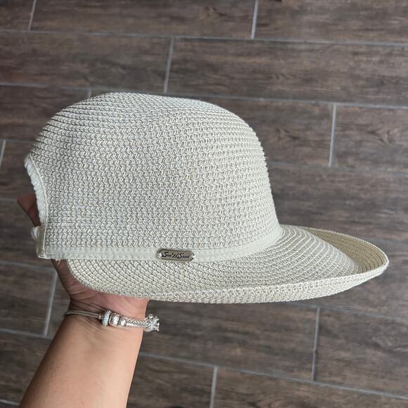 Sun n Sand Hat - Picture 1 of 6